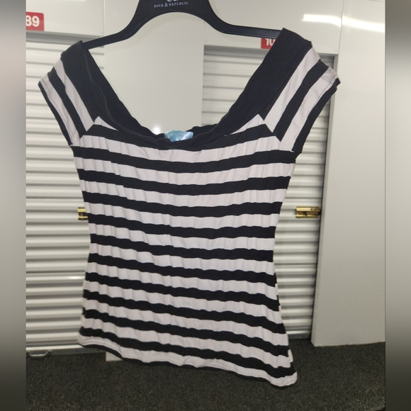 HEARTBREAKER MARILYN STRIPEY TOP - Picture 3 of 3